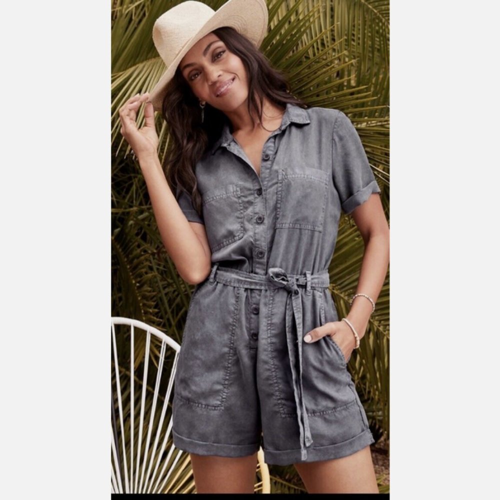 CLOTH & STONE Gray Tencel Rolled Hem Shorts Romper Button Front Size Medium